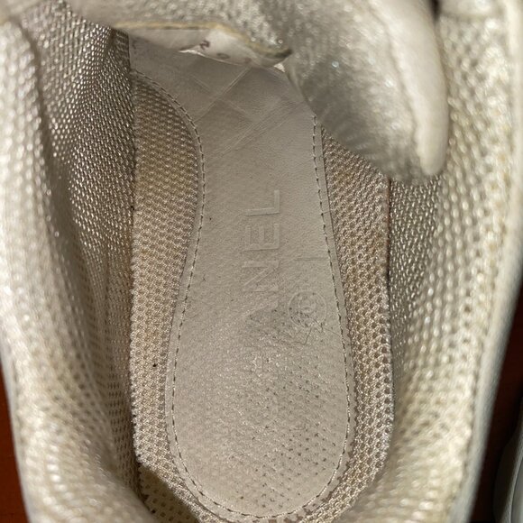Chanel CC Logo Sneakers. - Picture 5 of 7
